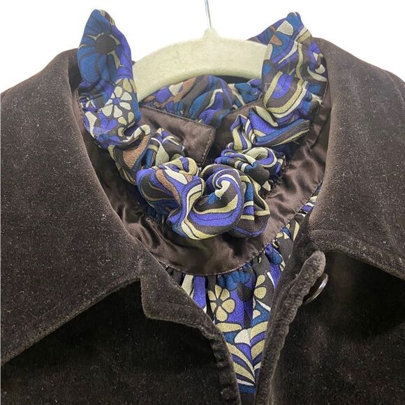 Unique see both size Large jacket is jones New Your blouse Is Karen Kane - Picture 2 of 5